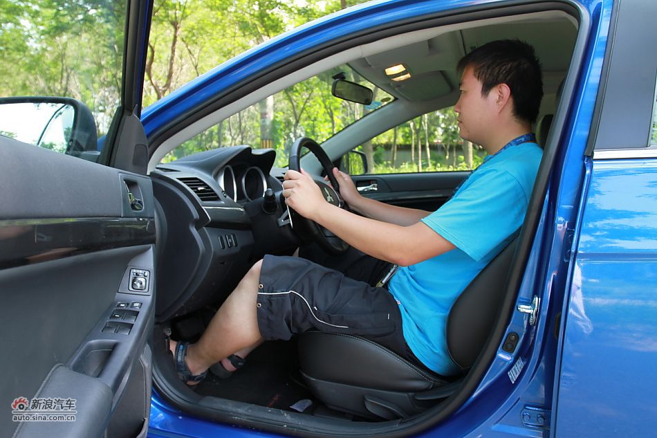 新浪试车深度试驾2011款翼神