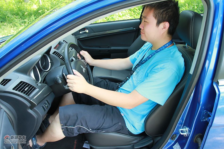 新浪试车深度试驾2011款翼神