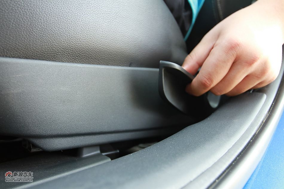 新浪试车深度试驾2011款翼神