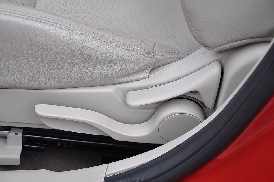 翼神1.8L豪华型CVT内饰及细节