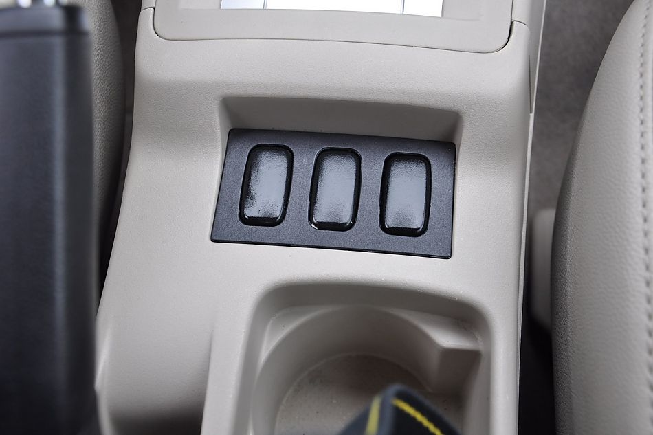 翼神1.8L豪华型CVT内饰及细节