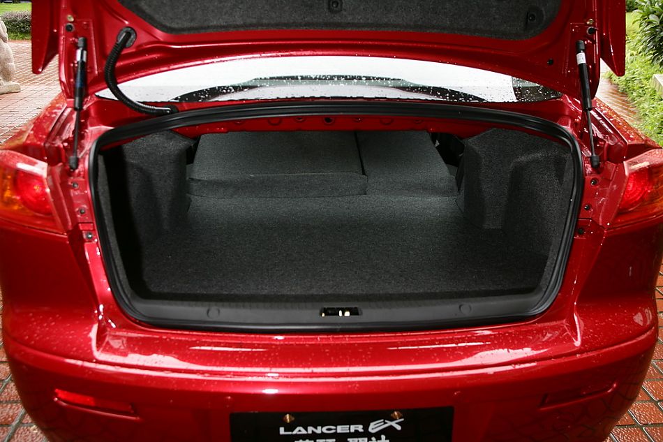 蓝瑟翼神外观实拍图