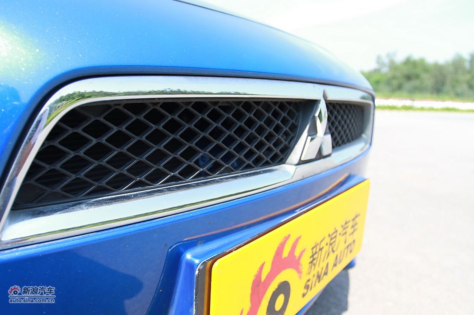 新浪试车深度试驾2011款翼神