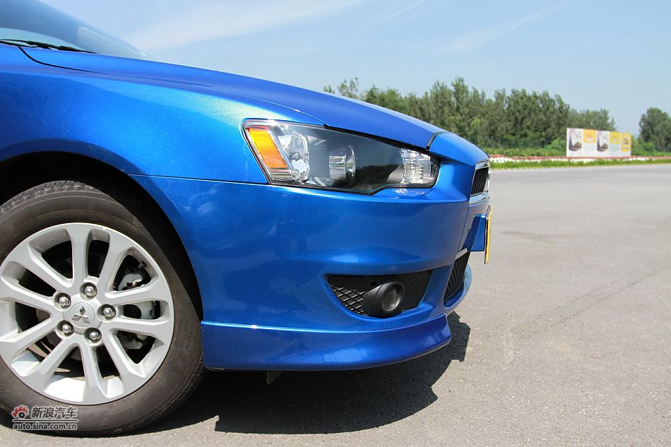 新浪试车深度试驾2011款翼神