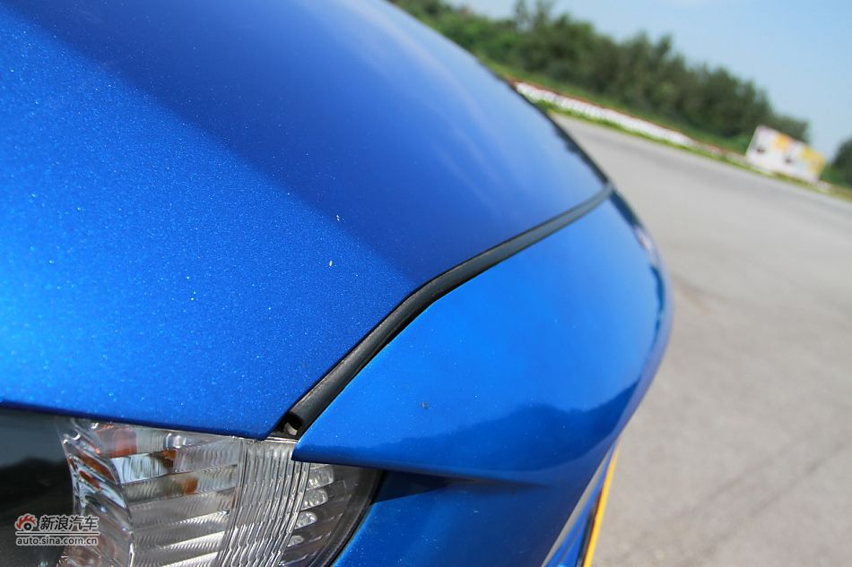 新浪试车深度试驾2011款翼神