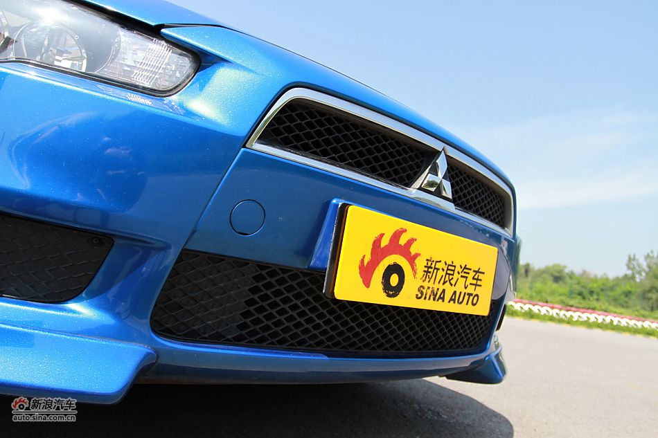 新浪试车深度试驾2011款翼神