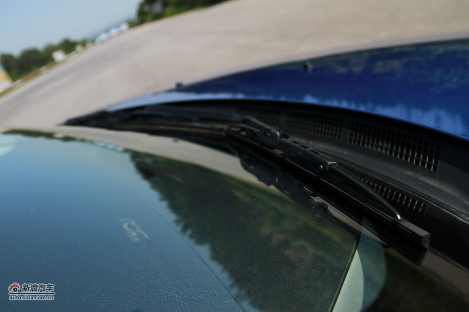 新浪试车深度试驾2011款翼神
