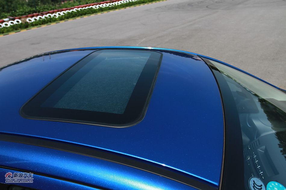 新浪试车深度试驾2011款翼神