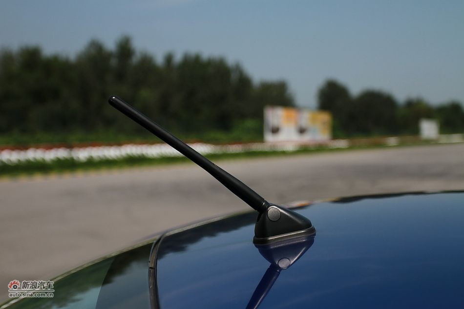 新浪试车深度试驾2011款翼神