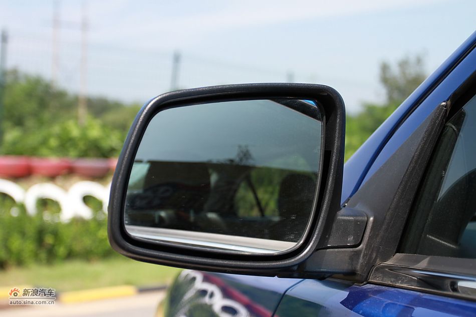 新浪试车深度试驾2011款翼神