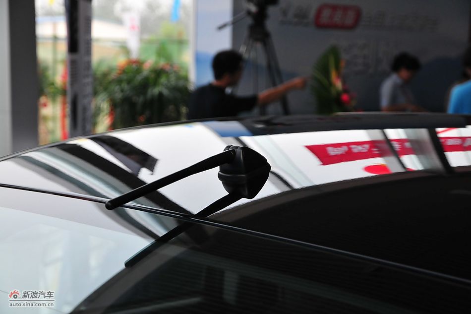 三菱翼神1.8L致尚版豪华型MT外观