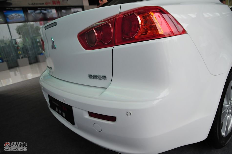 三菱翼神1.8L致尚版豪华型CVT外观