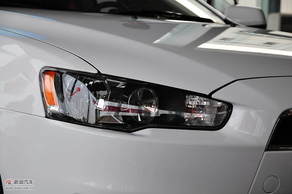 三菱翼神1.8L致尚版豪华型CVT外观