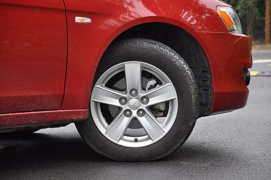 翼神1.8L豪华型CVT外观及细节