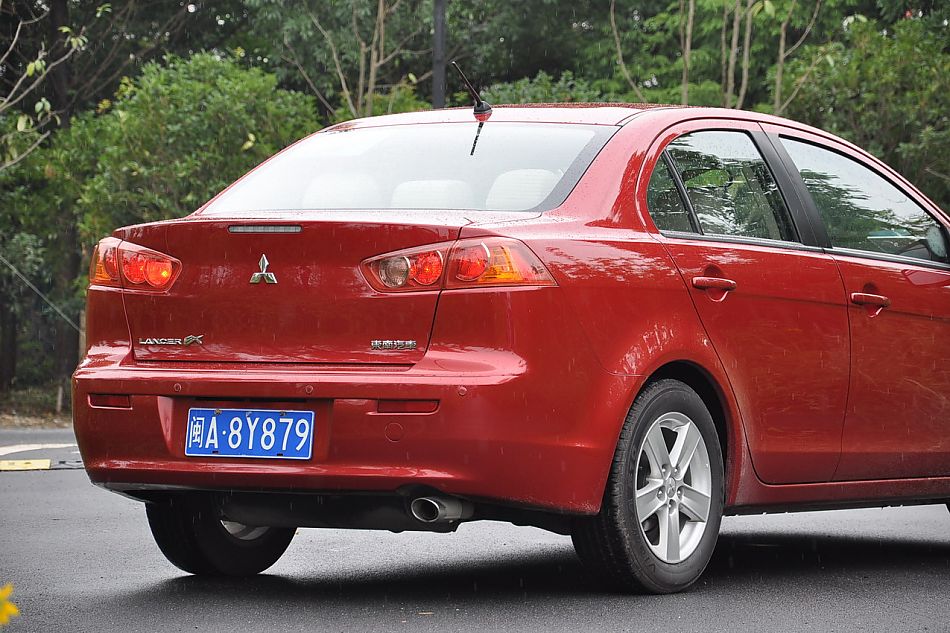 翼神1.8L豪华型CVT外观及细节