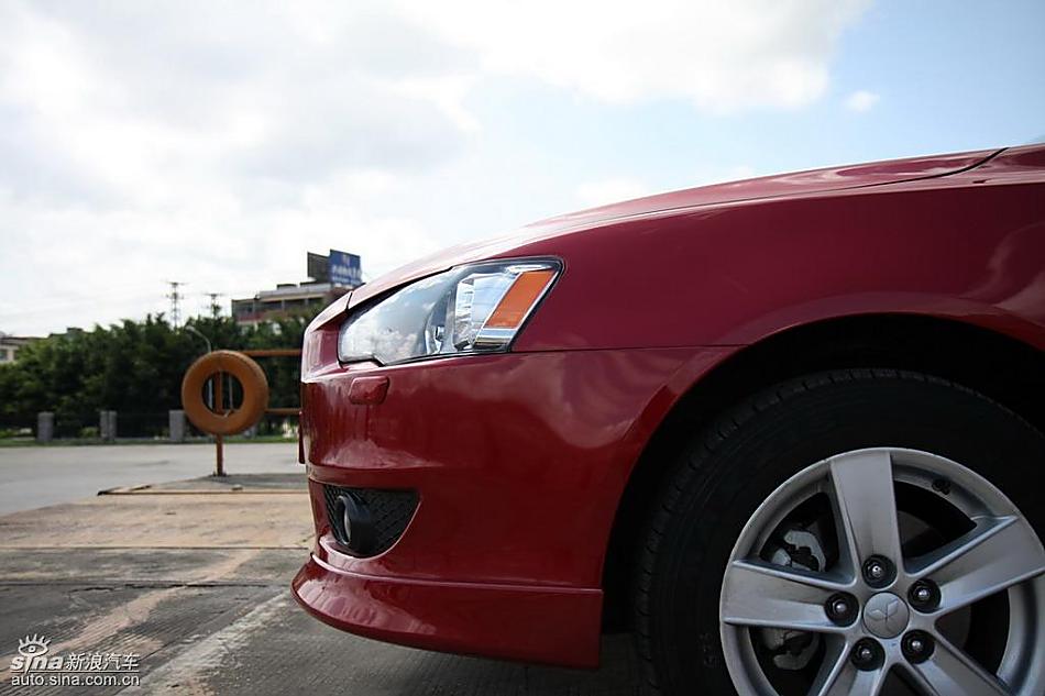 东南三菱LANCER EX外观实拍图