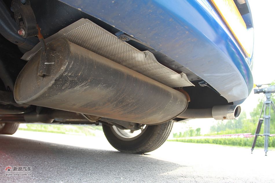 新浪试车深度试驾2011款翼神