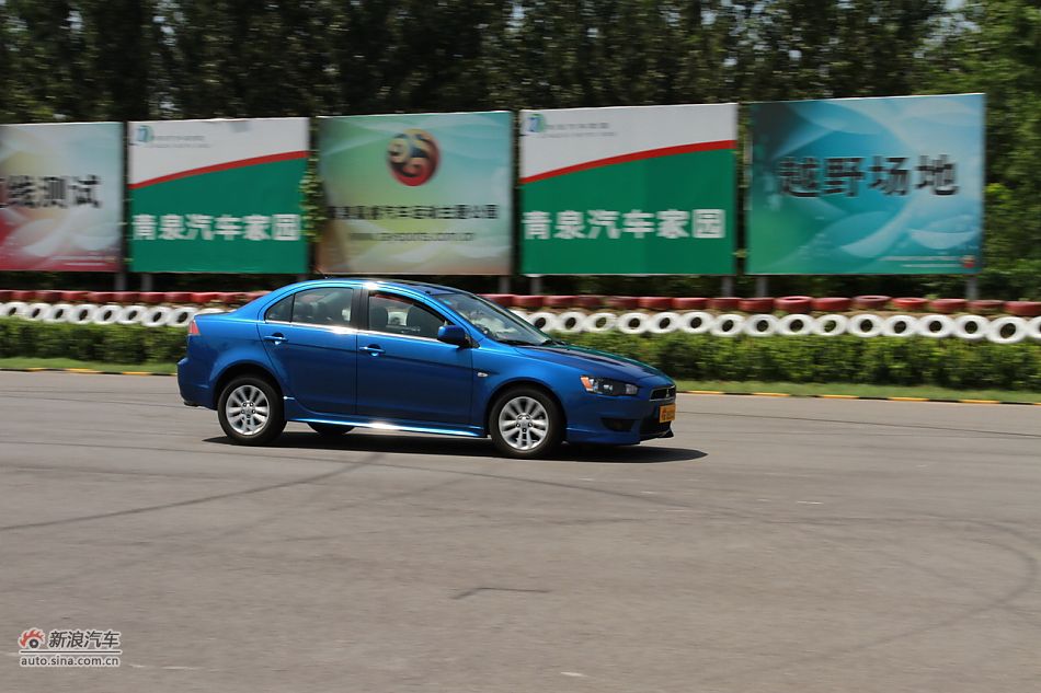 新浪试车深度试驾2011款翼神