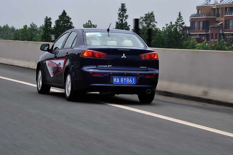 翼神1.8L豪华型CVT动态