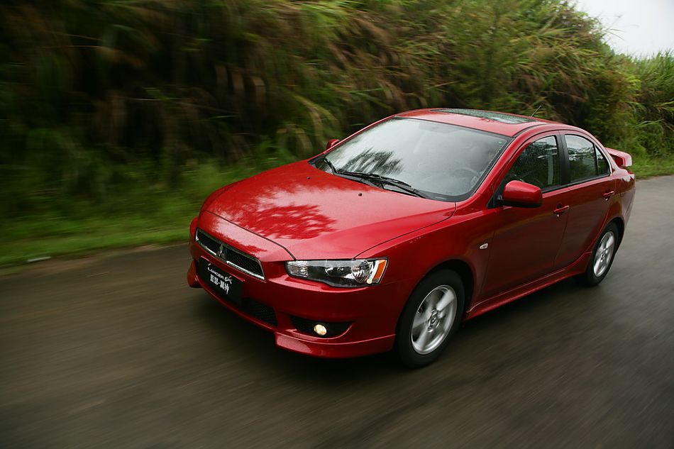 蓝瑟翼神动态实拍