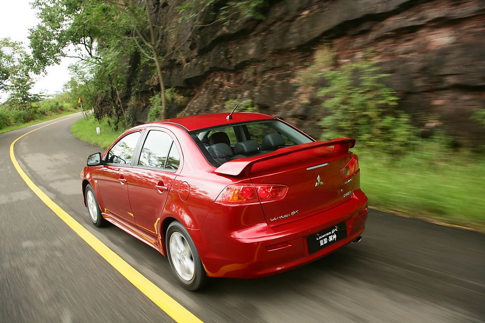 蓝瑟翼神动态实拍