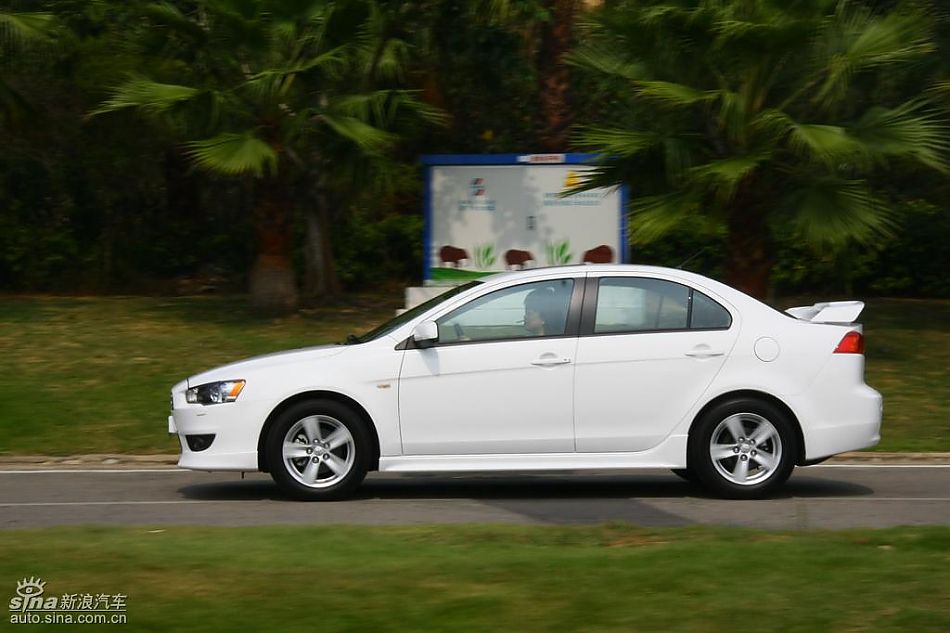 蓝瑟翼神动态图