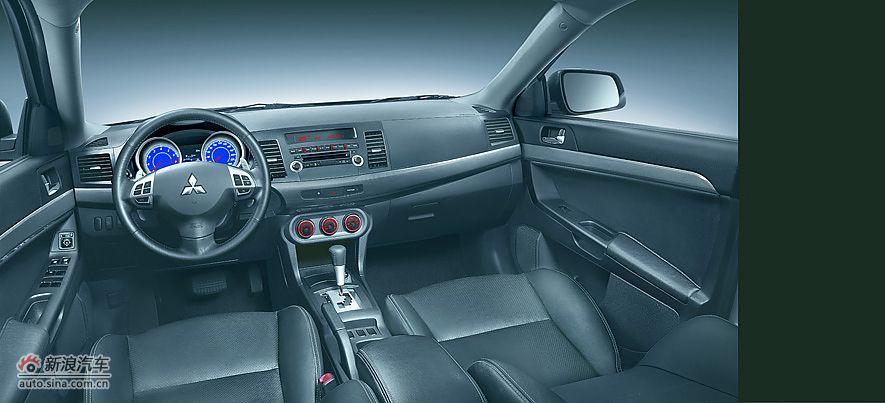 三菱翼神1.8L致尚版内饰