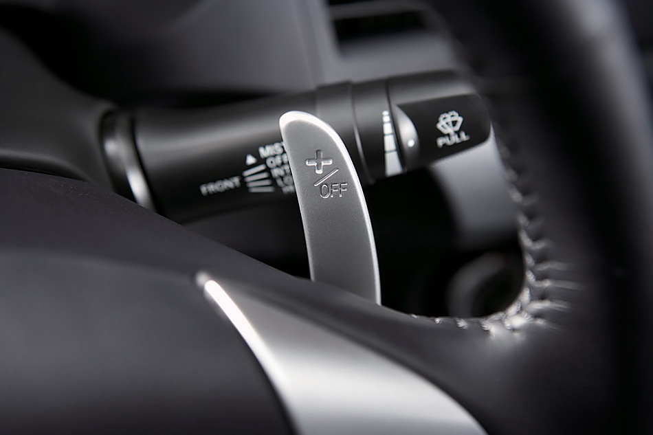 蓝瑟翼神内饰资料图