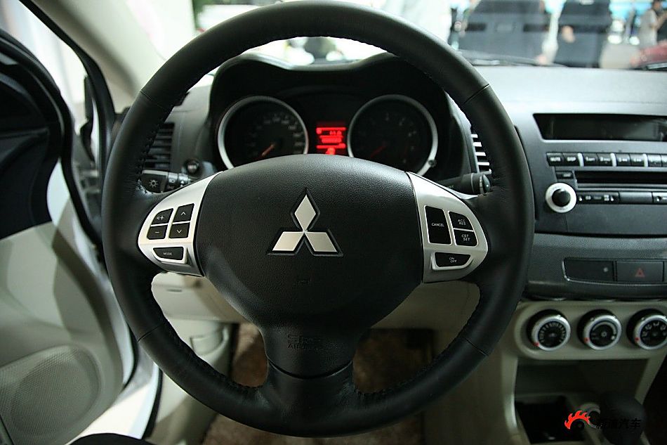 东南三菱蓝瑟翼神