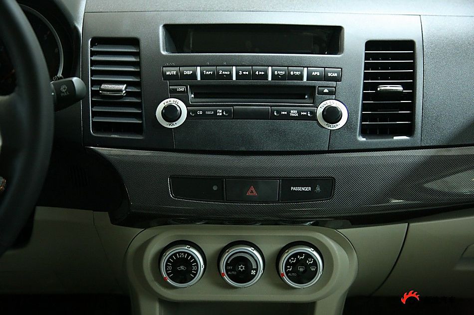 东南三菱蓝瑟翼神