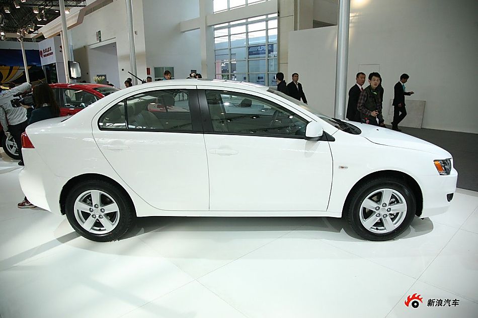 东南三菱蓝瑟翼神