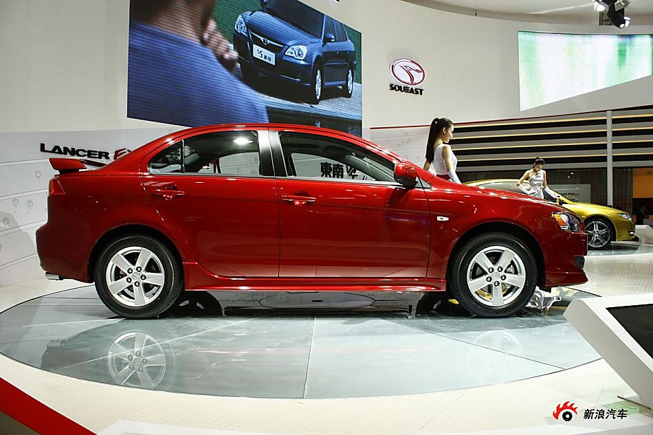 东南三菱蓝瑟翼神