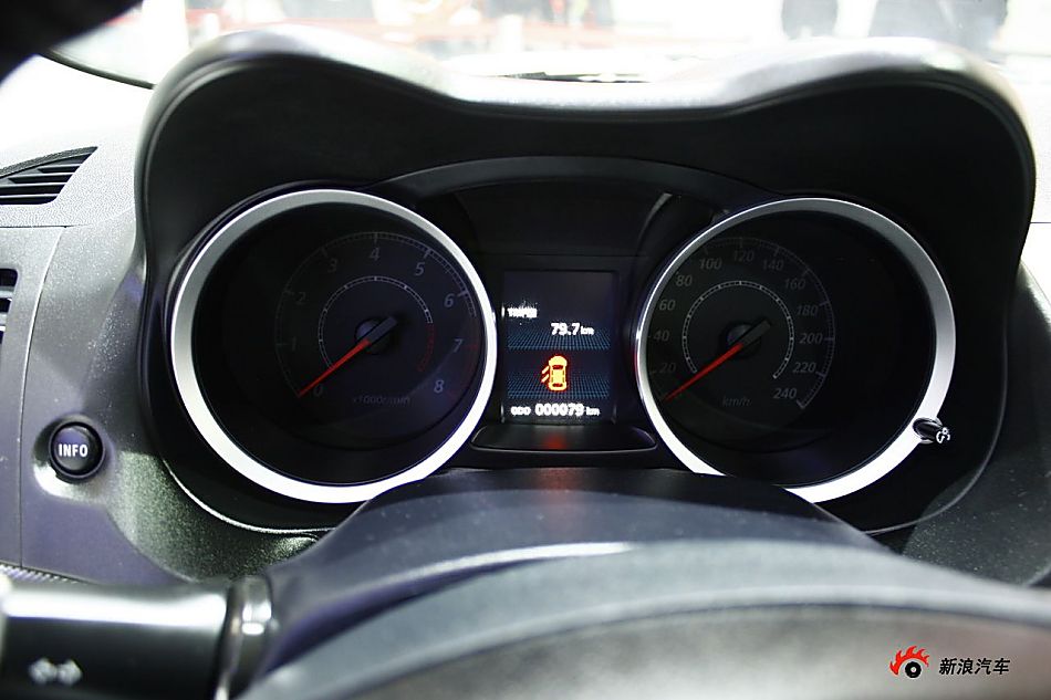 东南三菱蓝瑟翼神