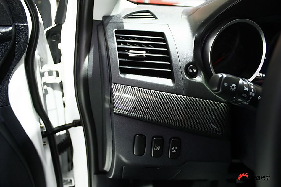 东南三菱蓝瑟翼神