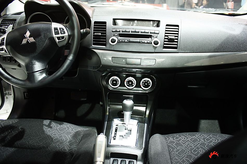 东南三菱蓝瑟翼神