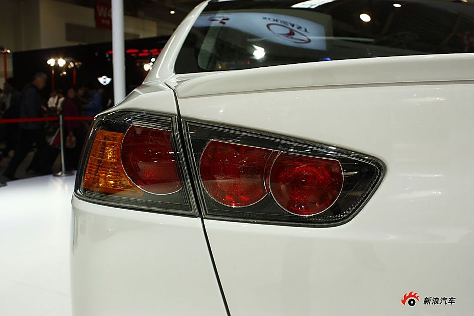 东南三菱蓝瑟翼神