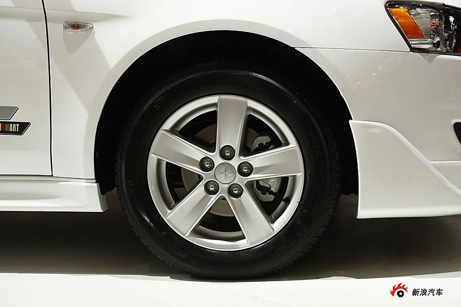 东南三菱蓝瑟翼神