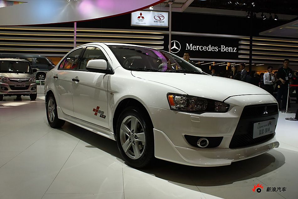 东南三菱蓝瑟翼神