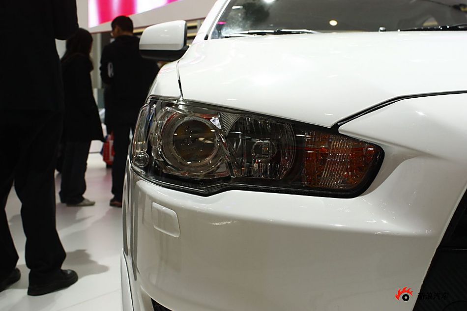 东南三菱蓝瑟翼神