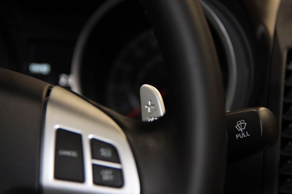 东南三菱蓝瑟翼神上市现场2.0L旗舰型CVT内饰