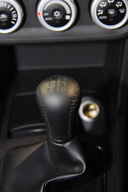 东南三菱蓝瑟翼神上市现场新车内饰