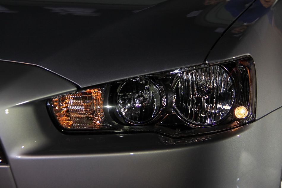 东南三菱蓝瑟翼神上市现场新车亮相