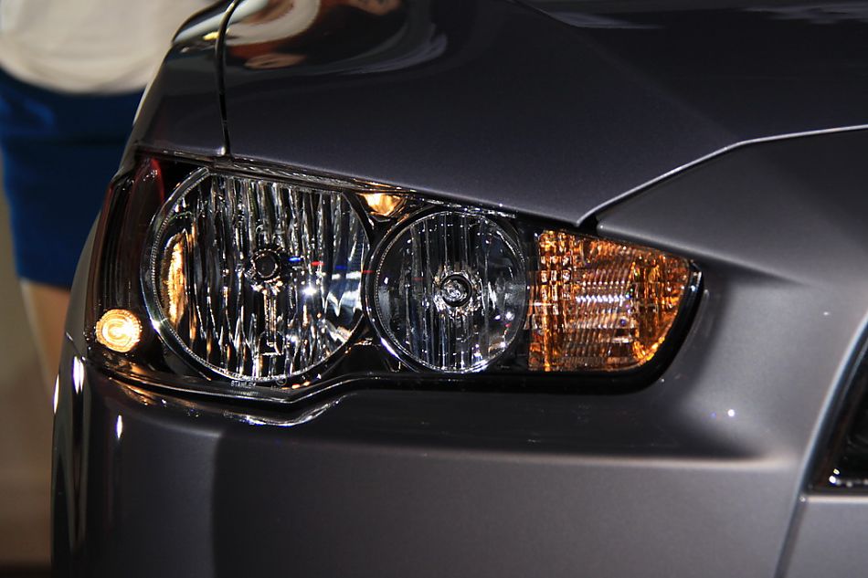 东南三菱蓝瑟翼神上市现场新车亮相