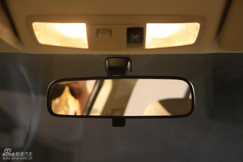 东南三菱翼神内饰实拍图