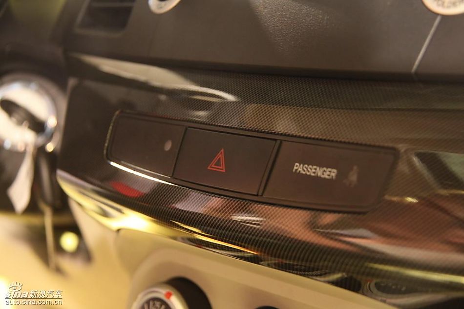 东南三菱翼神内饰实拍图