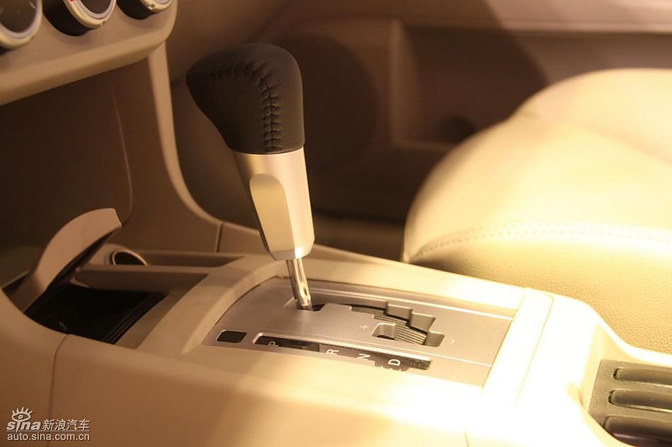 东南三菱翼神内饰实拍图