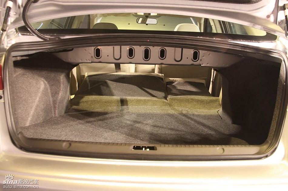 东南三菱翼神内饰实拍图