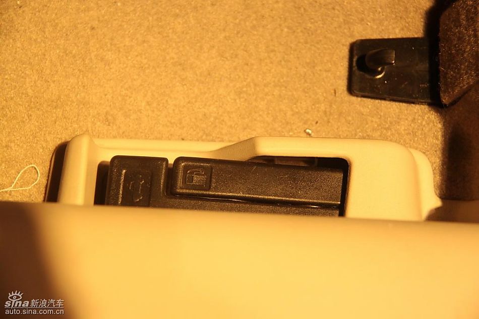 东南三菱翼神内饰实拍图