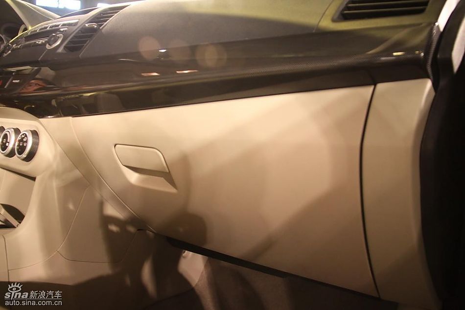 东南三菱翼神内饰实拍图