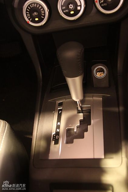 东南三菱翼神内饰实拍图